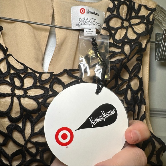 NWT Neiman Marcus For Target Lela Rose Guipure Lace Top size M - Picture 3 of 11